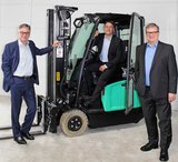 Das neue Führungsteam der Logisnext Germany GmbH in Oberhausen: Geschäftsführer Detlef Wichert, Daniel Matas, kaufmännischer Leiter, und Stefan Märtins, Serviceleiter. 